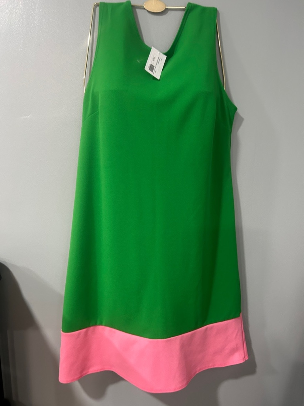 Sleeveless Green Shift Dress with Pink Hem